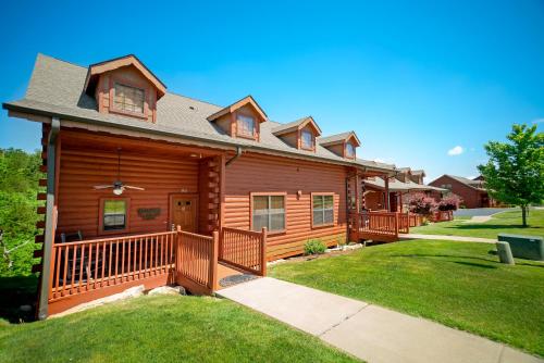 Cabins at Grand Mountain — 4-Star Luxury Hotel in Branson, United States