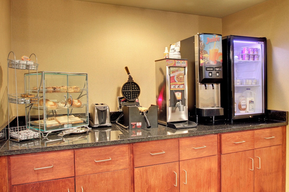 Cobblestone Hotel & Suites Broken Bow - photo 50