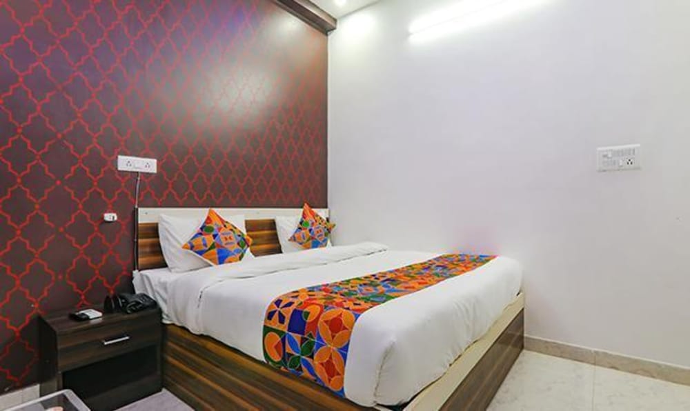 Fabexpress Ss Grand - carbon neutral hotel in Lucknow