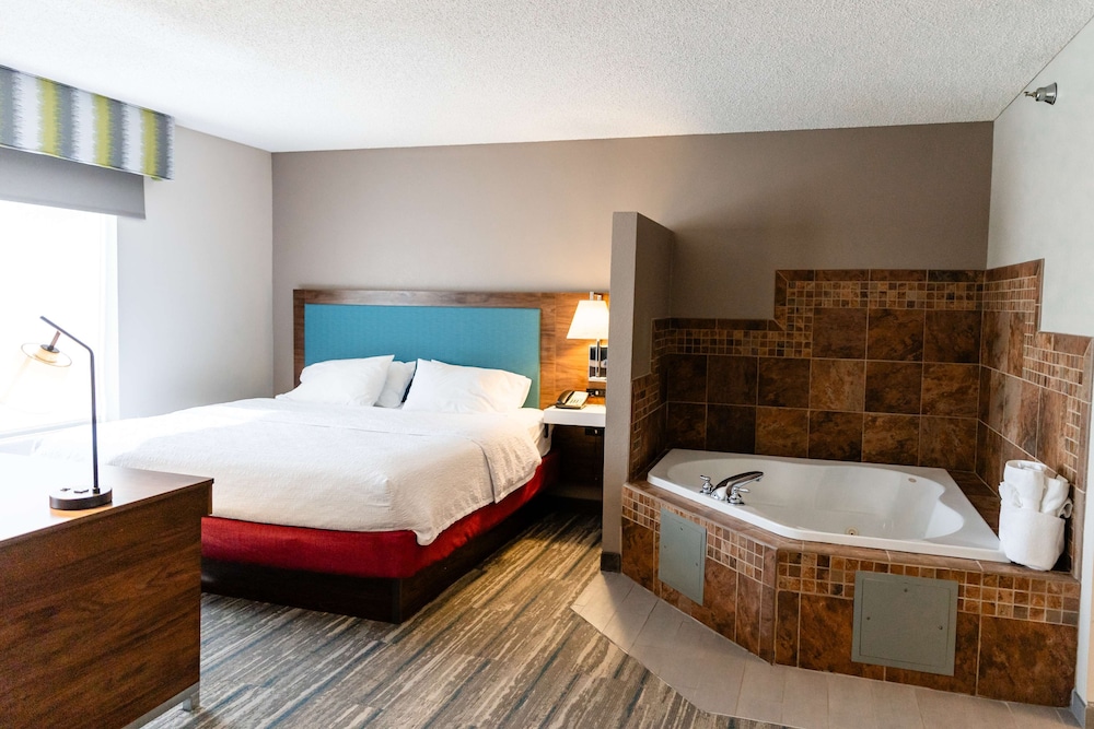 Hampton Inn & Suites Scottsbluff Conference Center - photo 27