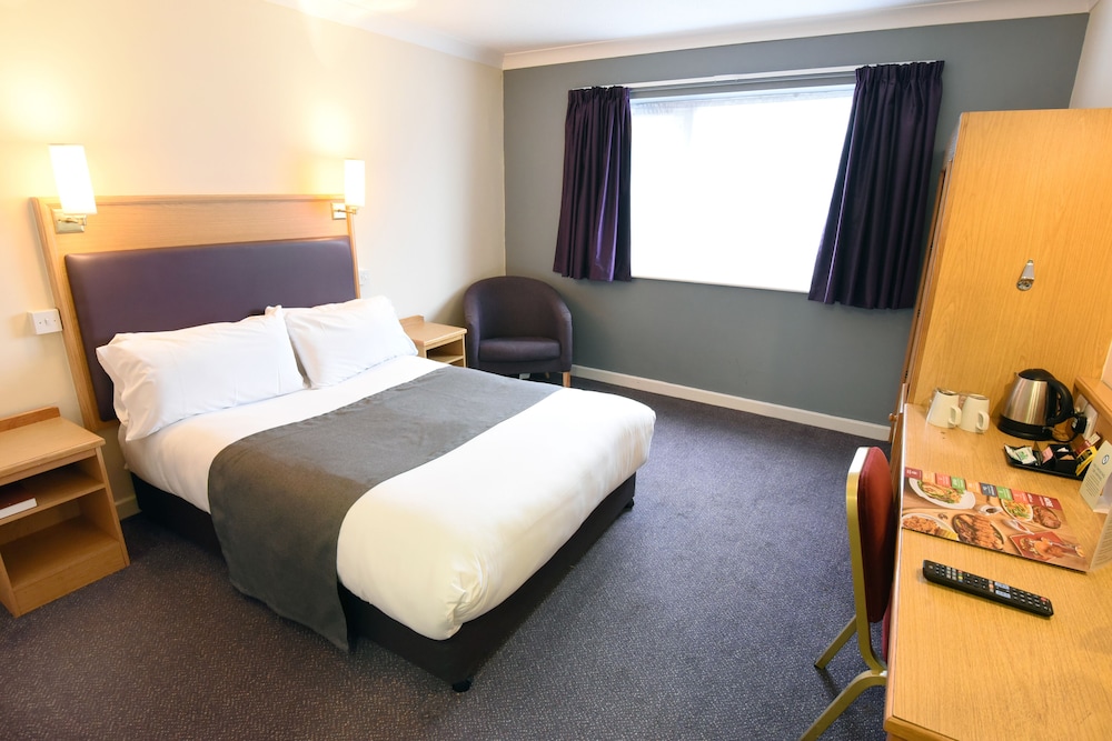 Royal Oak by Greene King inns — hotel in Bromborough