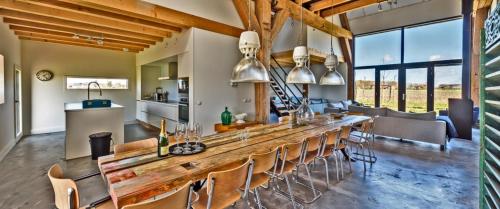 TopLocatiezeeland # Sea Barn — 4-Star Luxury Hotel in Oostkapelle, Netherlands