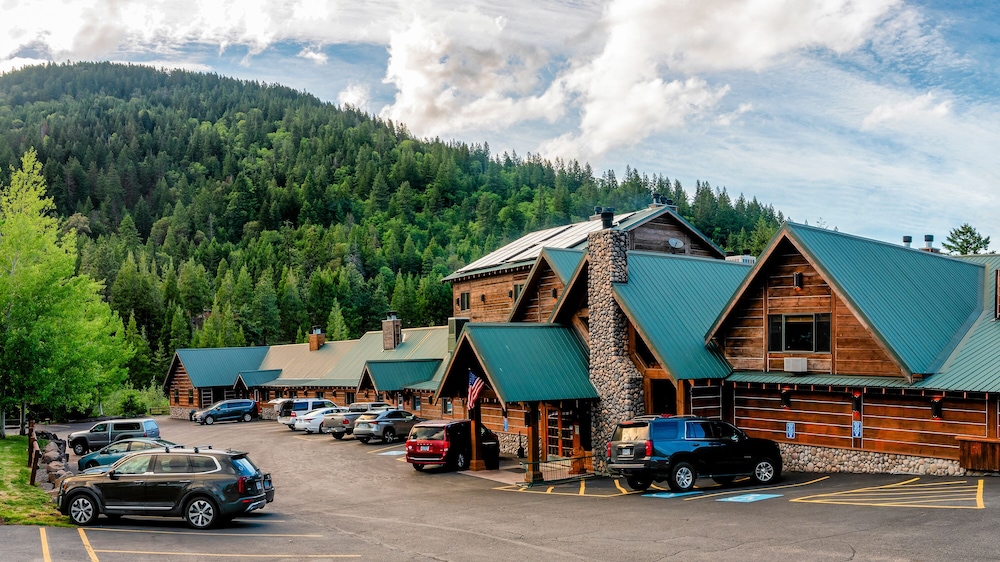 Callahan's Mountain Lodge - featured photo