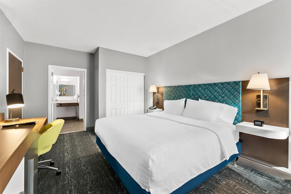 Hampton Inn & Suites Newtown - photo 64