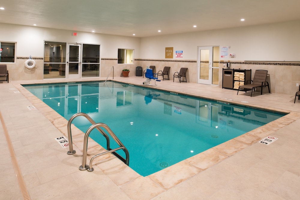 Candlewood Suites Carlsbad South by IHG - photo 30