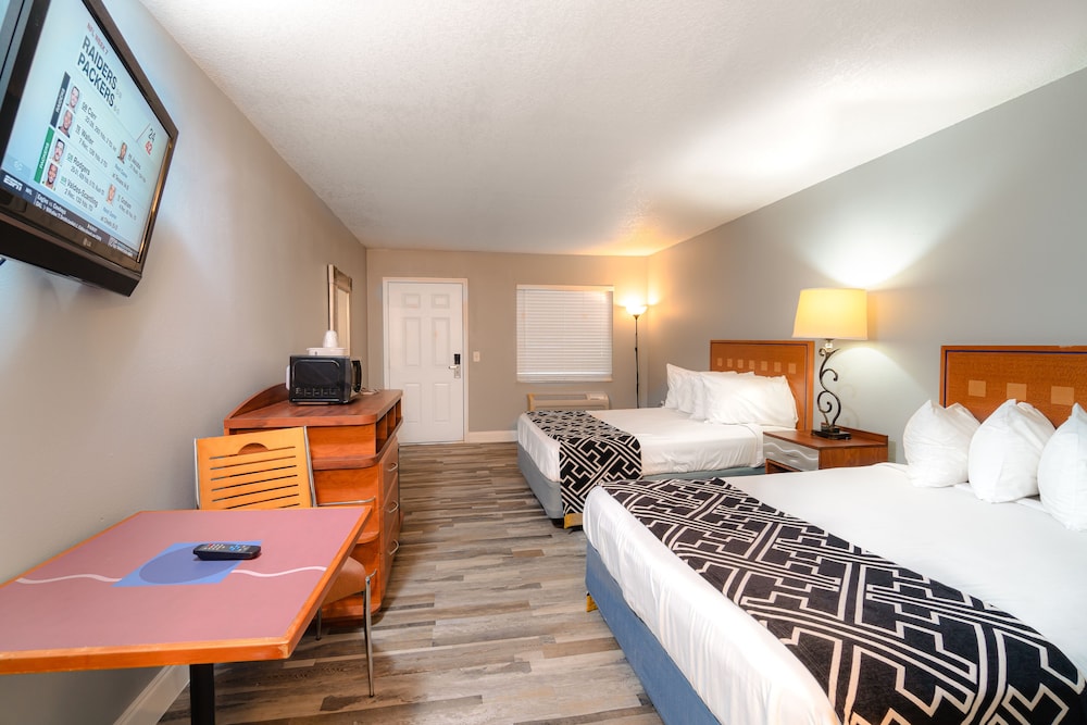 Sunshine Inn - photo 8