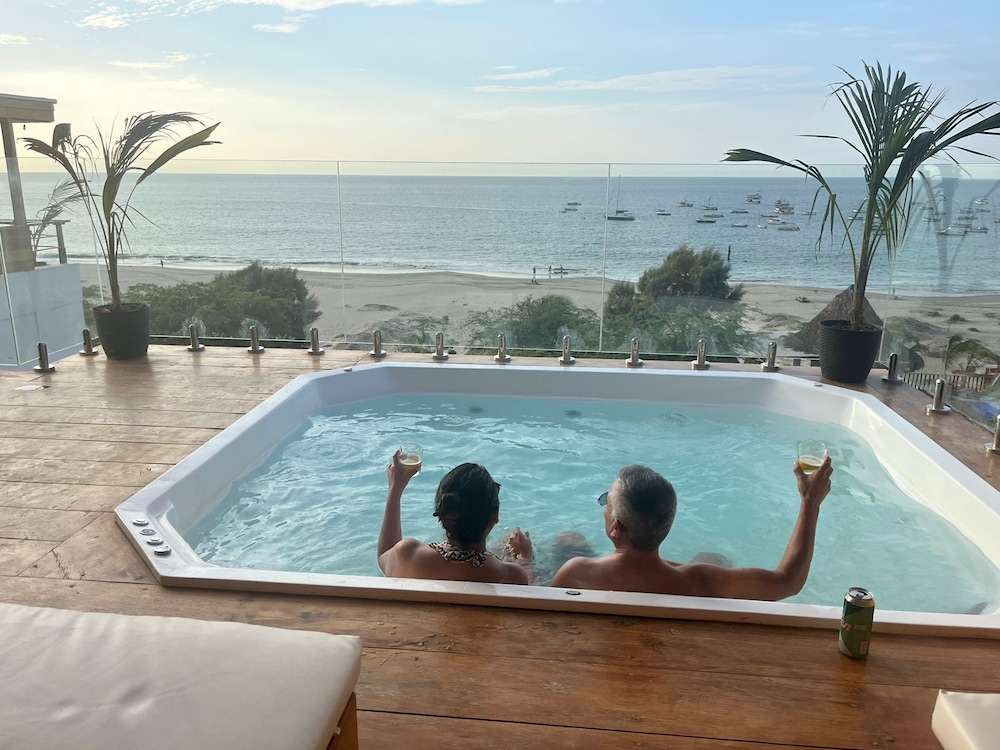 Punta Veleros Rooftop in Los Organos, Peru