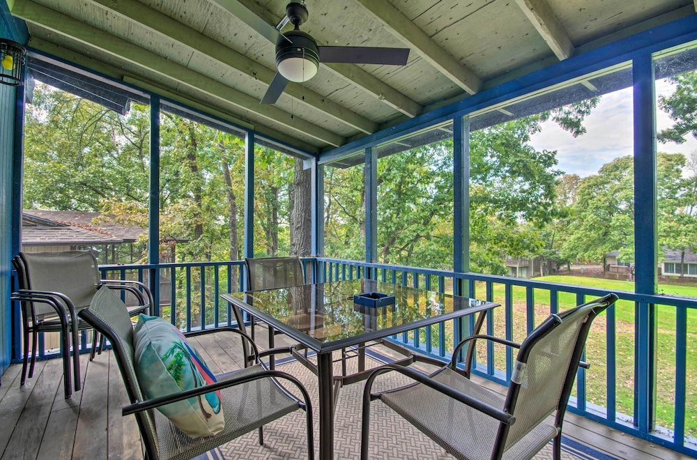 Deck Fire Pit: Margaritaville Resort Home — hotel in Osage Beach