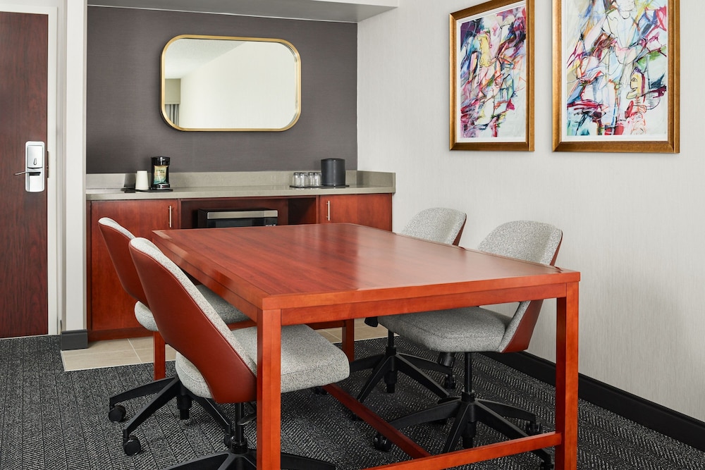 Courtyard by Marriott Fort Collins - photo 9