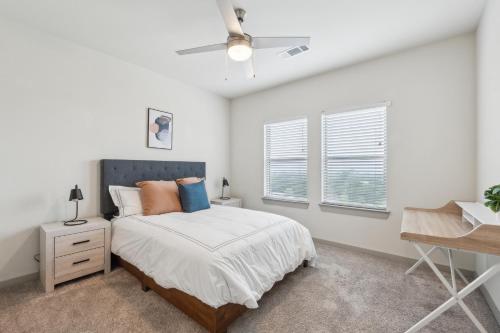 Chisholm Trace 1234 I Spacious 1 Bed 1 Bath — 4-Star Luxury Hotel in Cleburne, United States