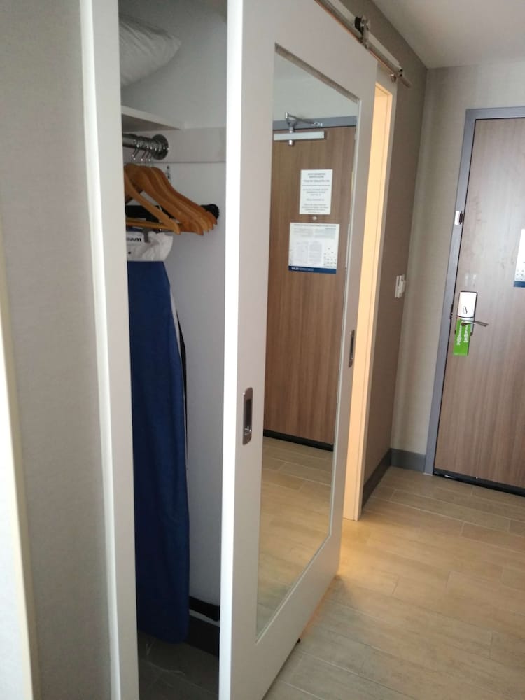 Hampton Inn Paramus - photo 8