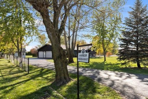 The Harbor Hideaway Unwind Near Lake Winnebago — Oshkosh