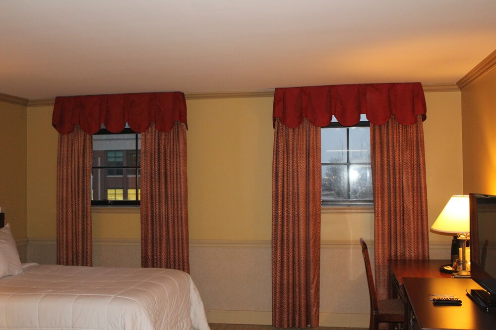 Roberts Riverwalk Urban Resort Hotel - photo 32