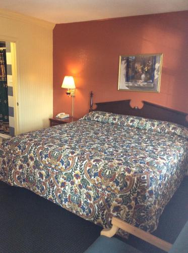 GreenLawn Motel - photo 13