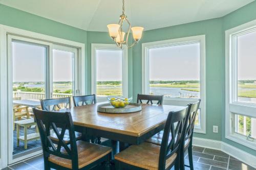 Pier Pleasure by Oak Island Accommodations - photo 37