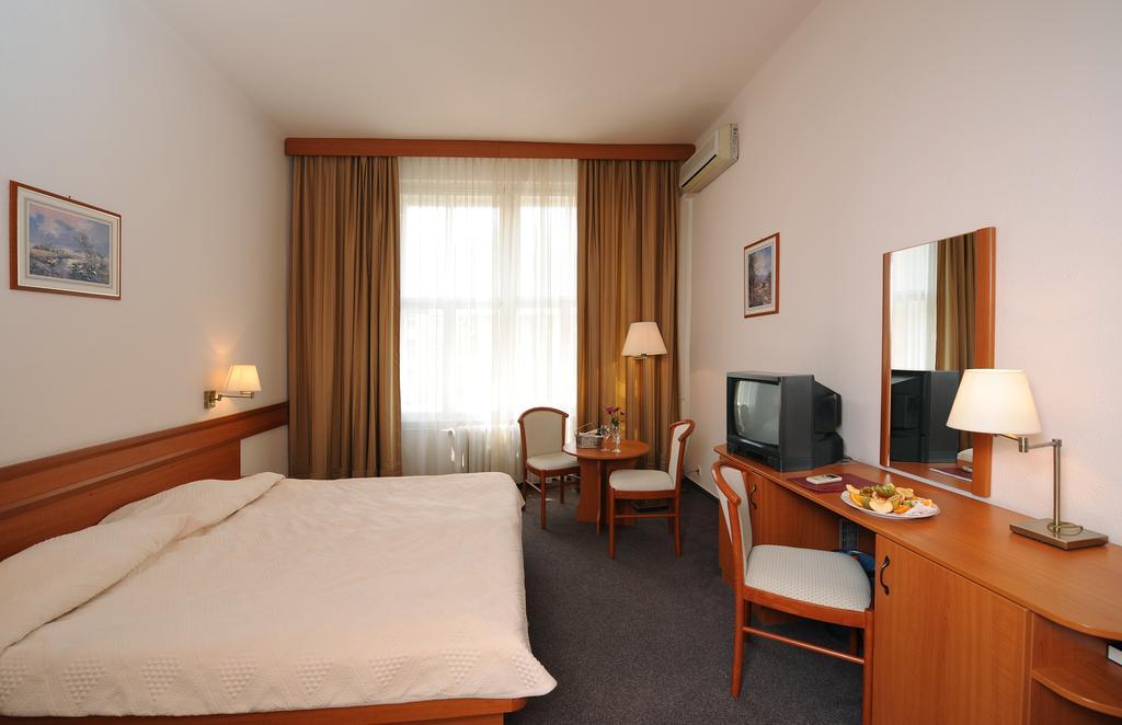 Hunguest Hotel Platanus — Budapest — photo 5