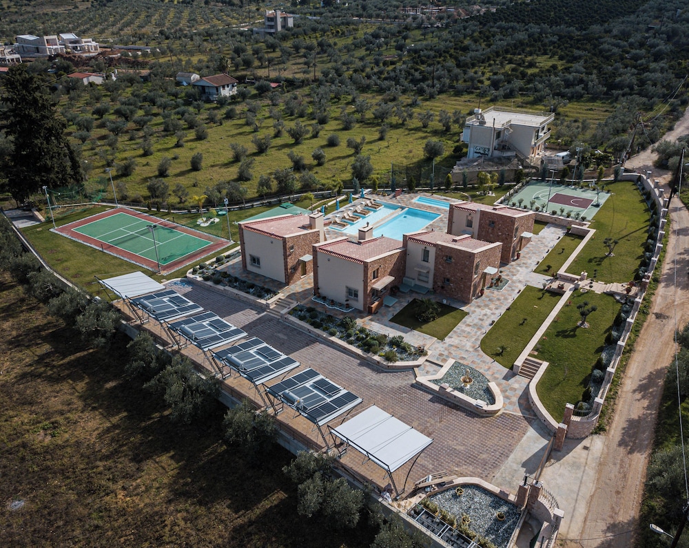 99 Luxury Exotic Villas — 4-Star Luxury Hotel in Nafplio, Greece