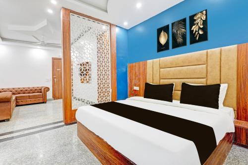 Day Stay 12 Hrs Slot: 8 AM to 8 PM Townhouse Oak Sector 62 Paras Trinity Mall
