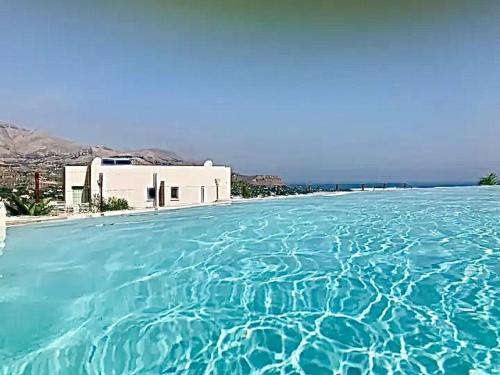 Giardino degli Allori Villa Manfredi with Pool — 4-Star Luxury Hotel in Castellammare Del Golfo, Italy