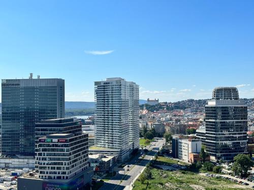 Vyhlad na mesto 24. poschodie free parking — 4-Star Luxury Hotel in Bratislava, Slovakia