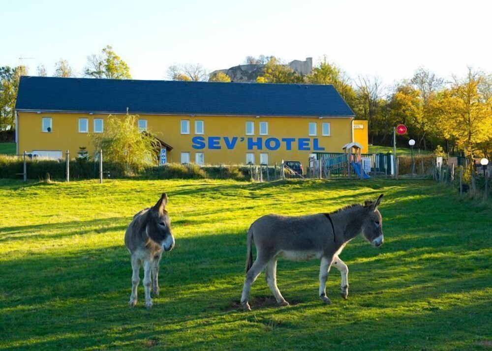 Sev'hotel — hotel in Severac-Le-Chateau