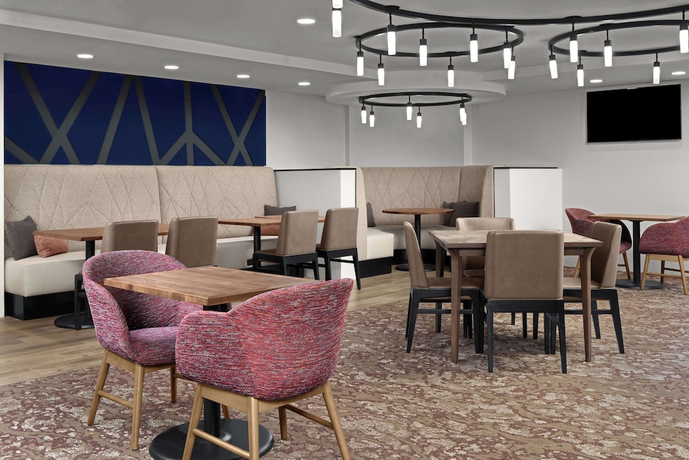Hilton Garden Inn Bethesda Downtown - photo 38