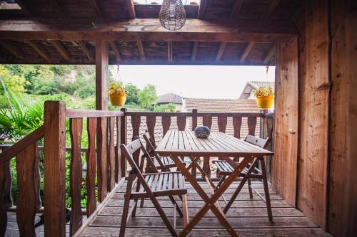 Charmant T2 Independant Entre Vercors Et Chambaran — Chatte