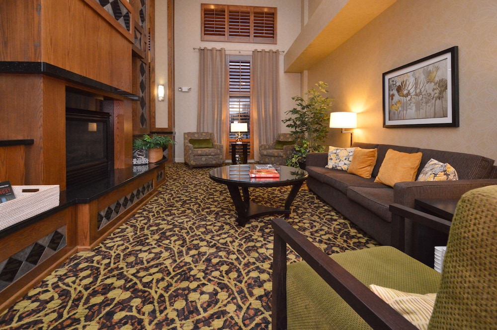 Hampton Inn & Suites Carson City - photo 8