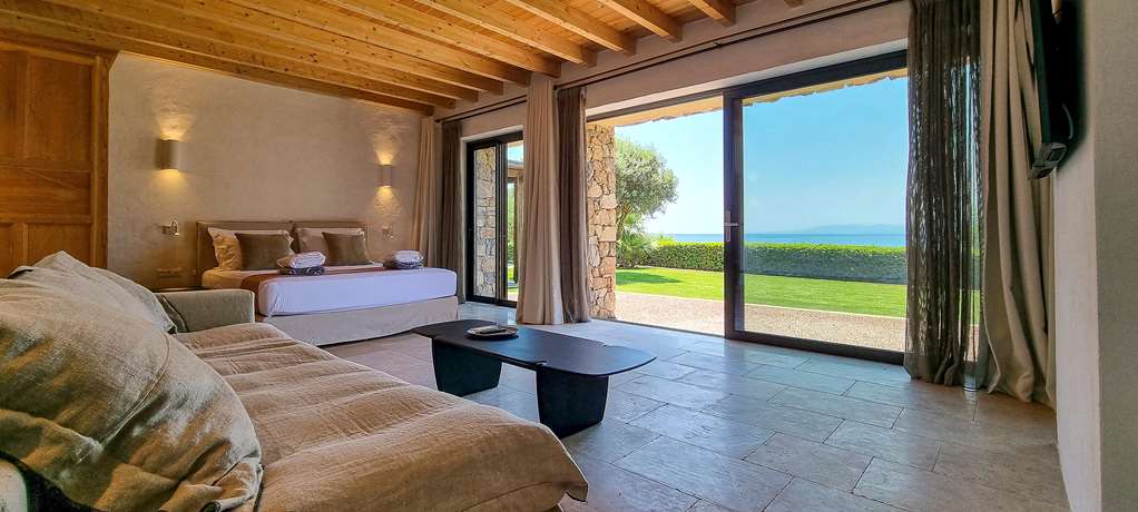 Aquavisionaire in Pefki, Greece