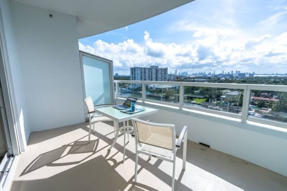Fontainebleau Miami Beach Private Luxury Suites - photo 478