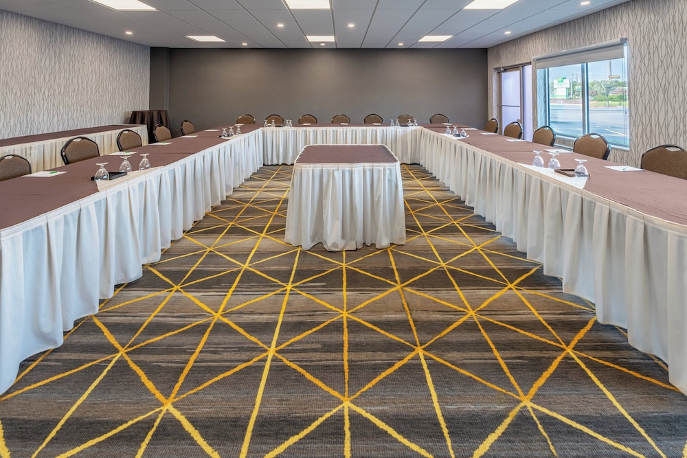 Holiday Inn & Suites Wausau Rothschild by IHG - photo 51