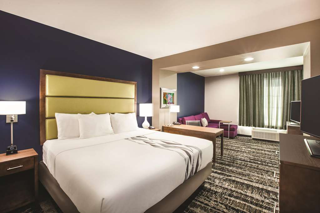 La Quinta Inn & Suites by Wyndham Baton Rouge Port Allen - photo 18