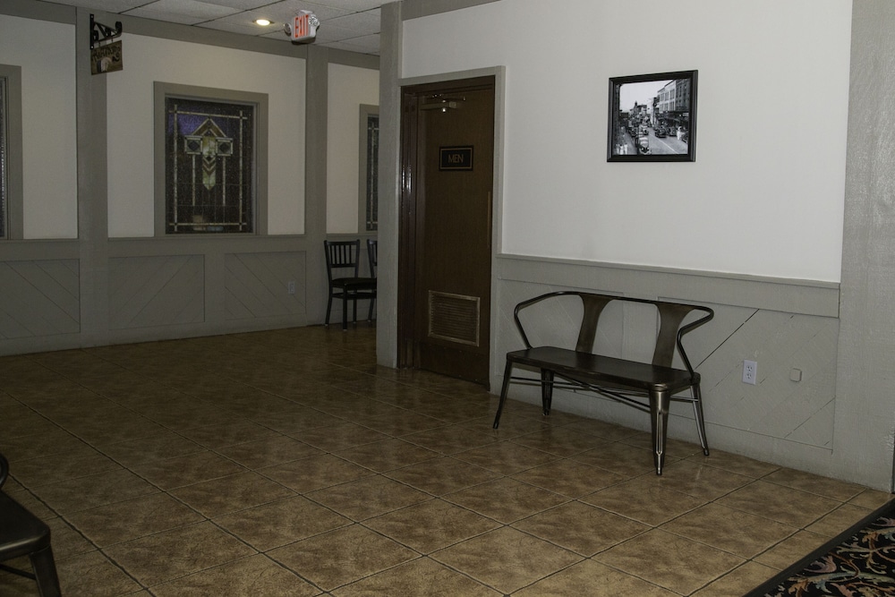 The Stables Inn and Suites - photo 34