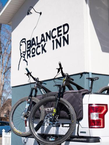 Balanced Rock Inn - photo 10