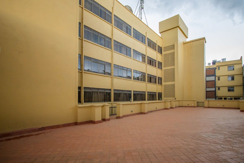 Holiday Express Hotel - last minute hotel in Kampala