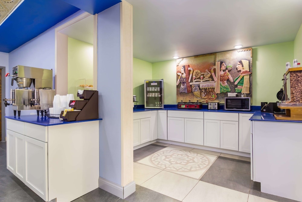 1 Life Studio and Suites - photo 30