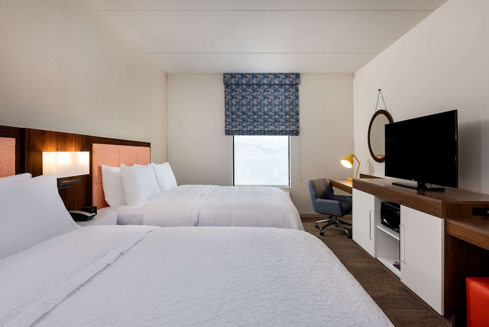 Hampton Inn Baltimore Bayview Campus - photo 14