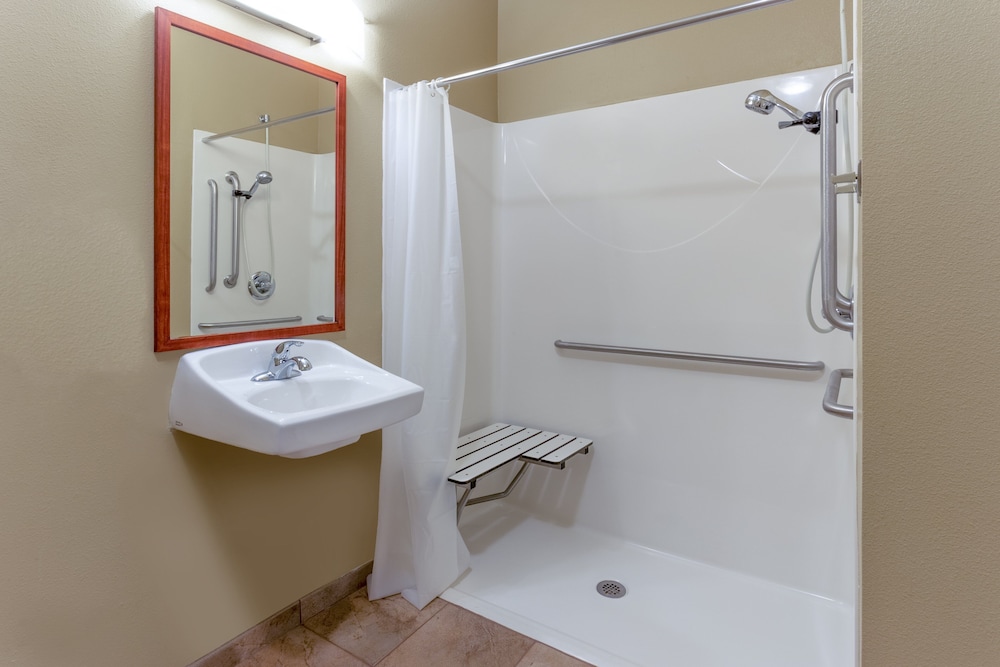 Candlewood Suites Minot by IHG - photo 27