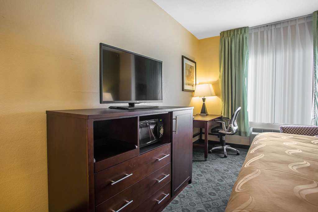 Quality Inn & Suites Bloomington I 55 and I 74 - photo 10