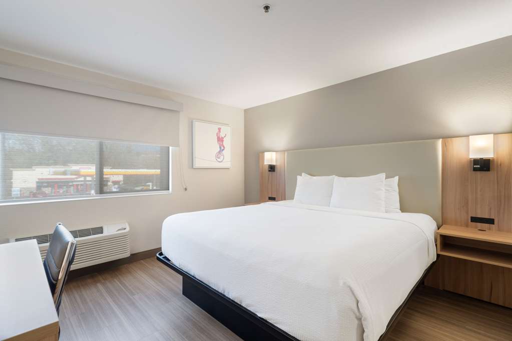 Best Western Lake Oswego Portland Hotel & Suites - photo 64