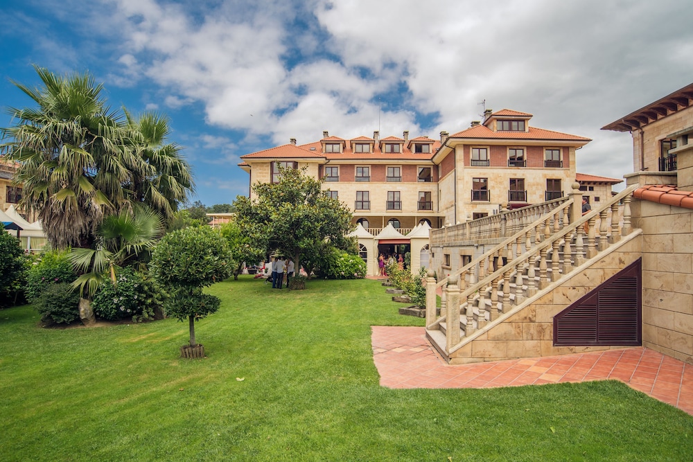 Hotel Spa Villa Pasiega — 4-Star Luxury Hotel in Entrambasaguas, Spain