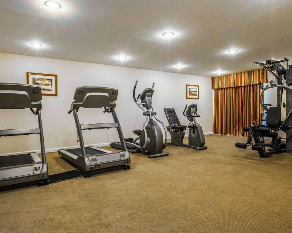 Clarion Inn & Suites at the Outlets of Lake George - photo 27