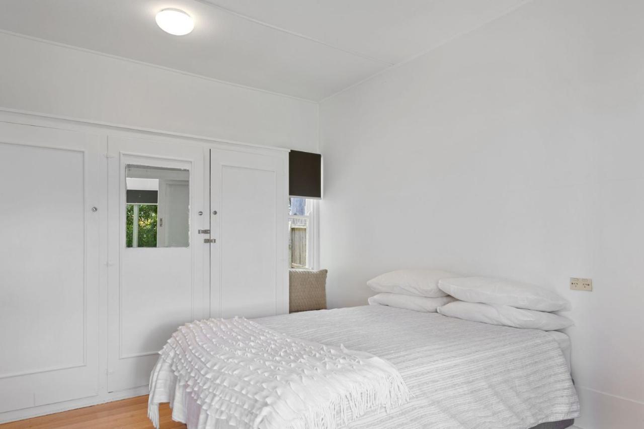 Sea Forever BYO Linen — Apollo Bay — photo 2