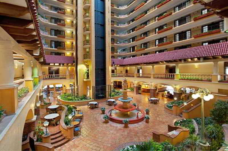 Embassy Suites by Hilton Kansas City Plaza - photo 2