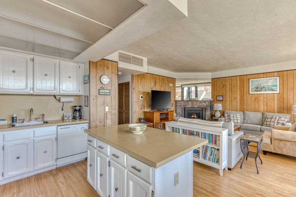 Sand & Sea Resort Condominiums - photo 470
