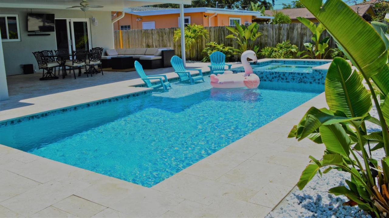 Private Heated Pool Resort Style Home Minutes From the Beach - photo 11