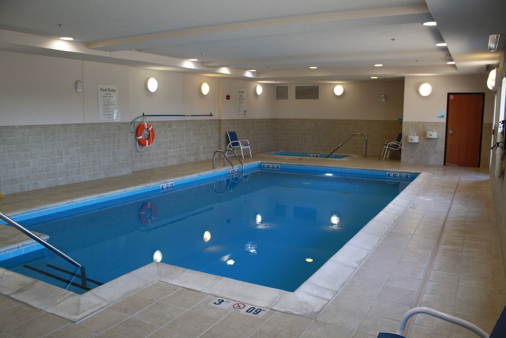 Holiday Inn Express & Suites Morton Peoria Area by IHG - photo 36
