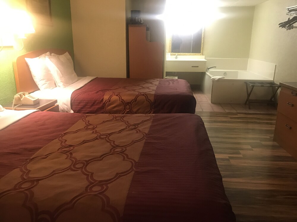 Bear Mount Inn & Suites - photo 41