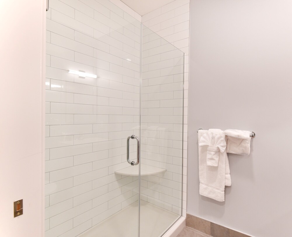 Global Luxury Suites Longwood Medical - photo 44