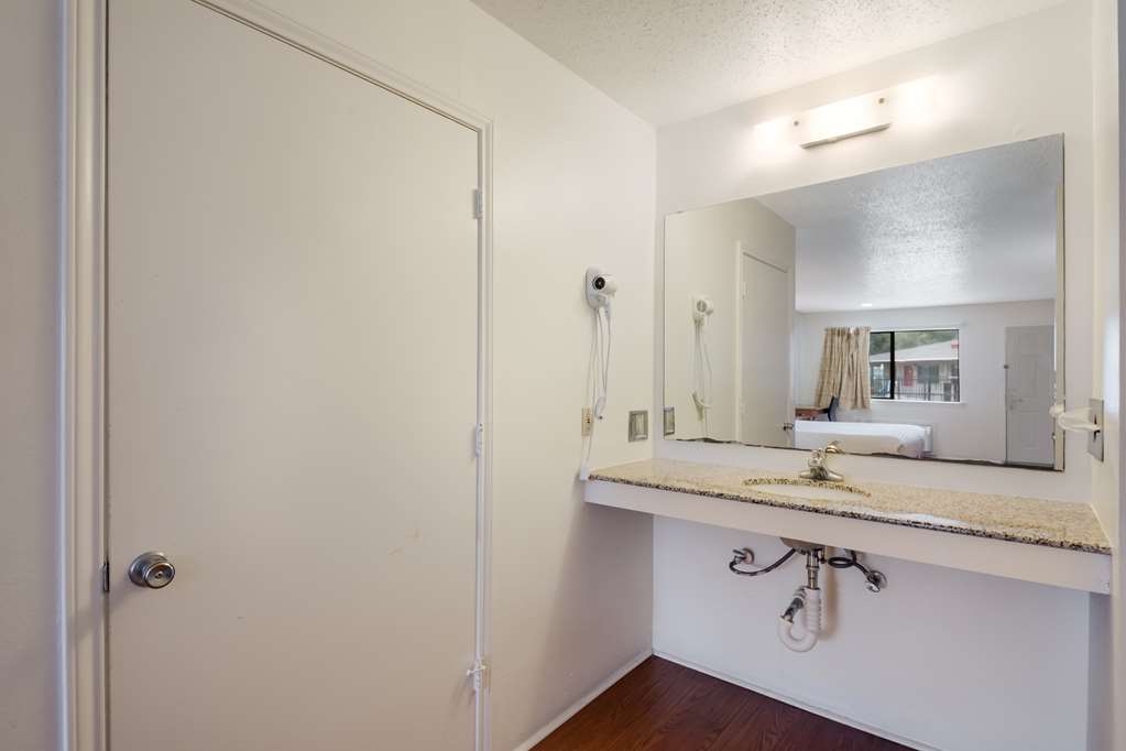 Americas Best Value Inn Lockhart TX - photo 22